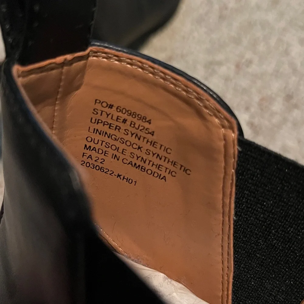 NWOT J. Crew Chelsea Boots